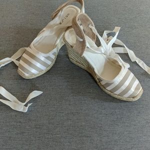Lace up Tan and White espadrilles